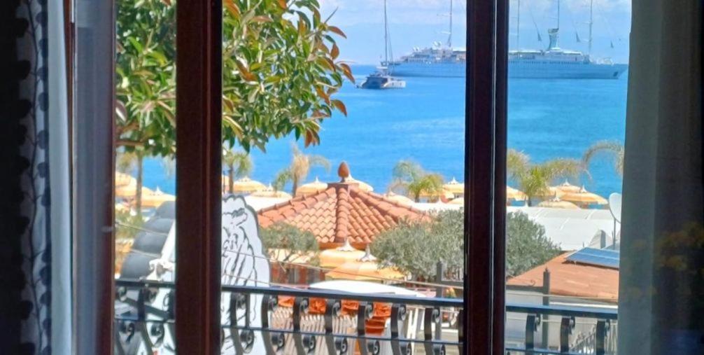Apartments Mikros Giardini Naxos Eksteriør billede