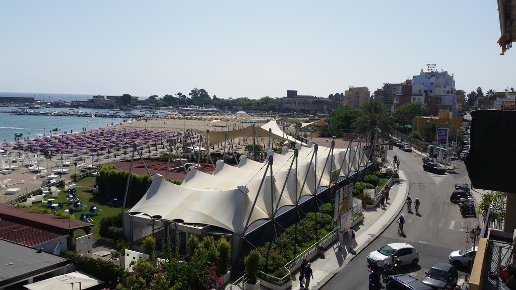 Apartments Mikros Giardini Naxos Eksteriør billede